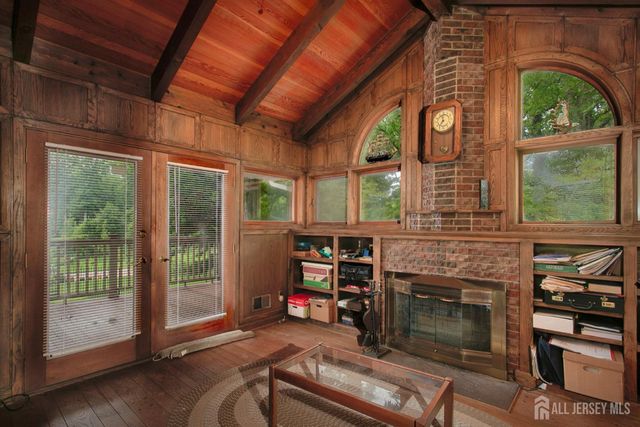 25 Huntington Road, Edison, NJ 08820