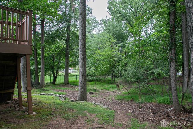 25 Huntington Road, Edison, NJ 08820