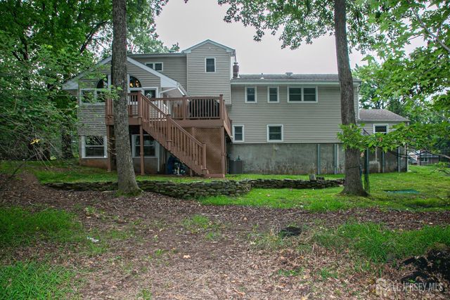 25 Huntington Road, Edison, NJ 08820