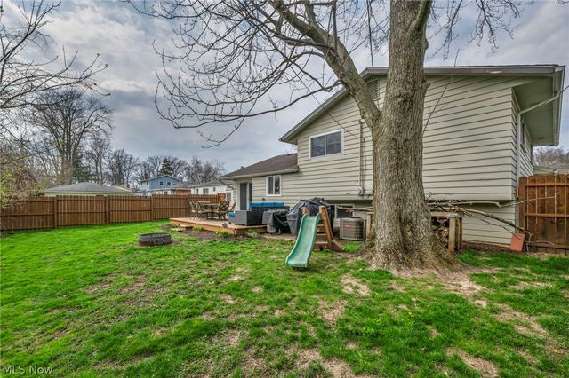 24281 Lebern Drive, North Olmsted, OH 44070
