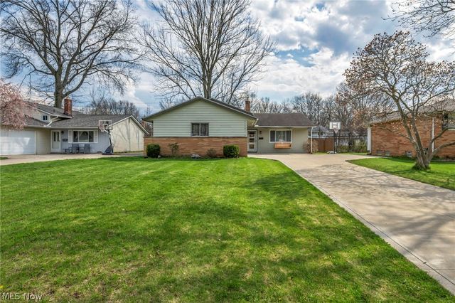 24281 Lebern Drive, North Olmsted, OH 44070