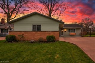24281 Lebern Drive, North Olmsted, OH 44070