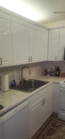 390 Fanshaw J, Boca Raton, FL 33434