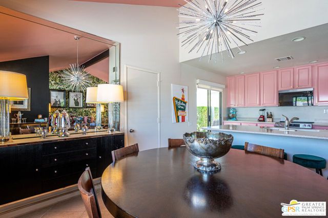 2149 N Sunshine Circle, Palm Springs, CA 92264