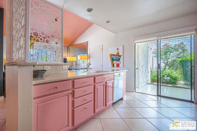 2149 N Sunshine Circle, Palm Springs, CA 92264