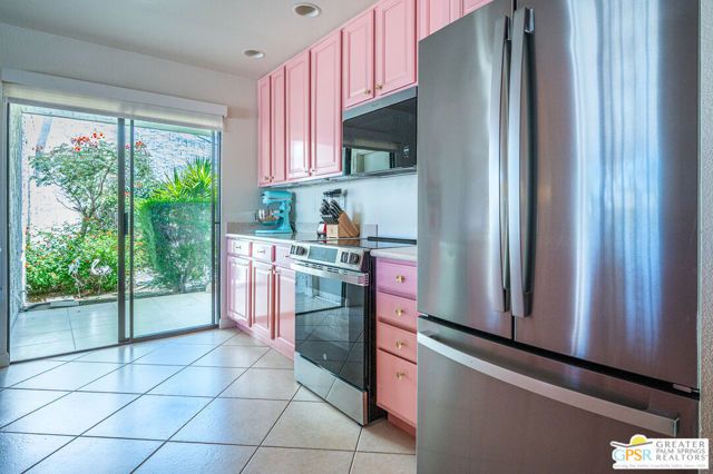 2149 N Sunshine Circle, Palm Springs, CA 92264