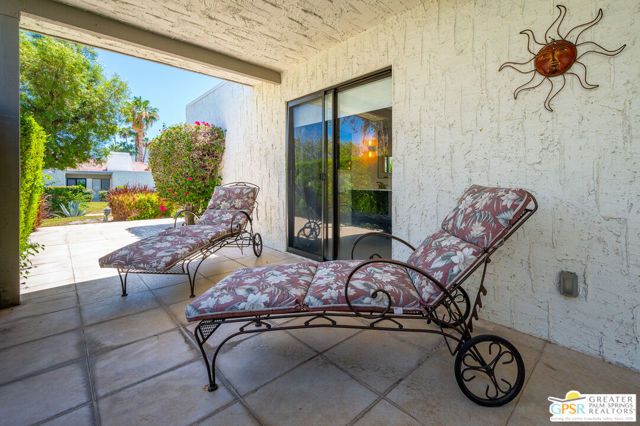 2149 N Sunshine Circle, Palm Springs, CA 92264