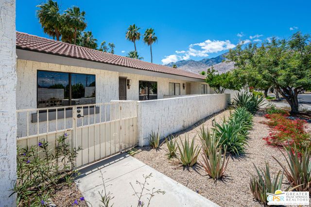 2149 N Sunshine Circle, Palm Springs, CA 92264