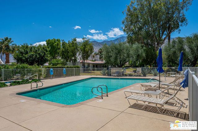 2149 N Sunshine Circle, Palm Springs, CA 92264
