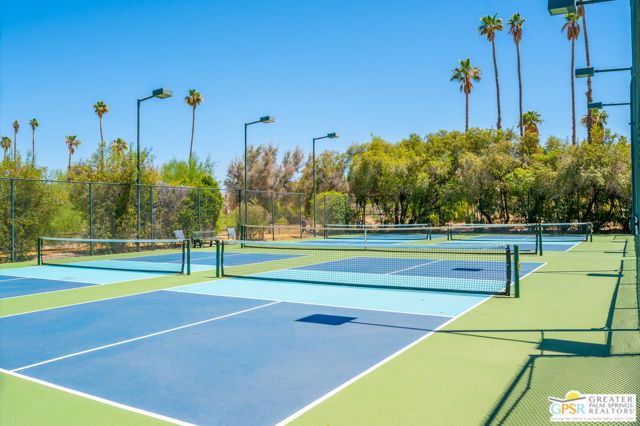 2149 N Sunshine Circle, Palm Springs, CA 92264