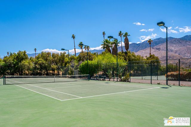 2149 N Sunshine Circle, Palm Springs, CA 92264