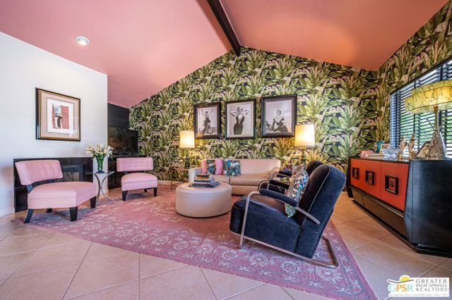 2149 N Sunshine Circle, Palm Springs, CA 92264