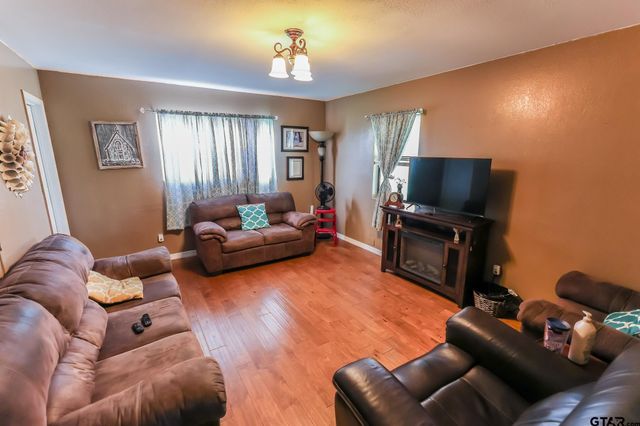 8724 E FM 1649, Gilmer, TX 75645
