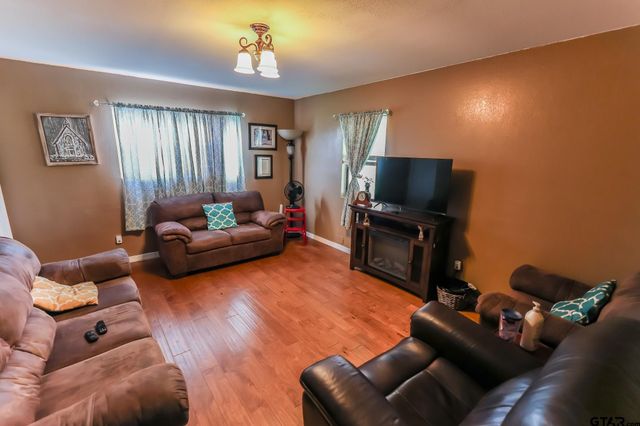 8724 E FM 1649, Gilmer, TX 75645