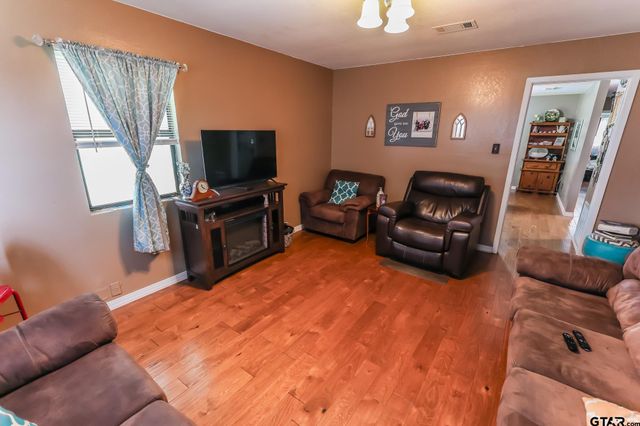 8724 E FM 1649, Gilmer, TX 75645