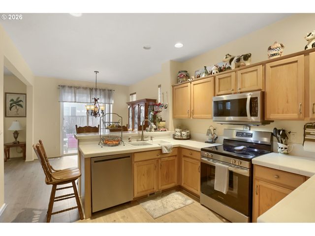 1568 Se GERHARD Dr, Hillsboro, OR 97123