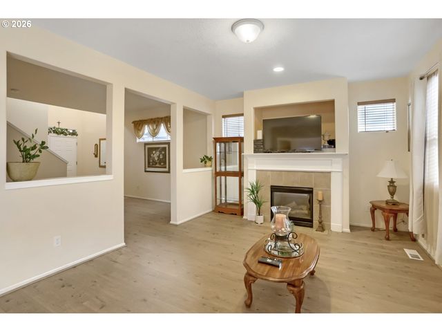 1568 Se GERHARD Dr, Hillsboro, OR 97123