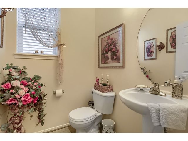 1568 Se GERHARD Dr, Hillsboro, OR 97123