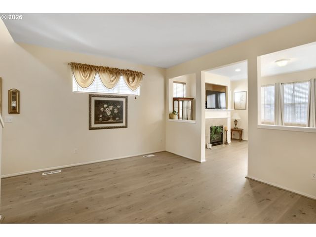 1568 Se GERHARD Dr, Hillsboro, OR 97123