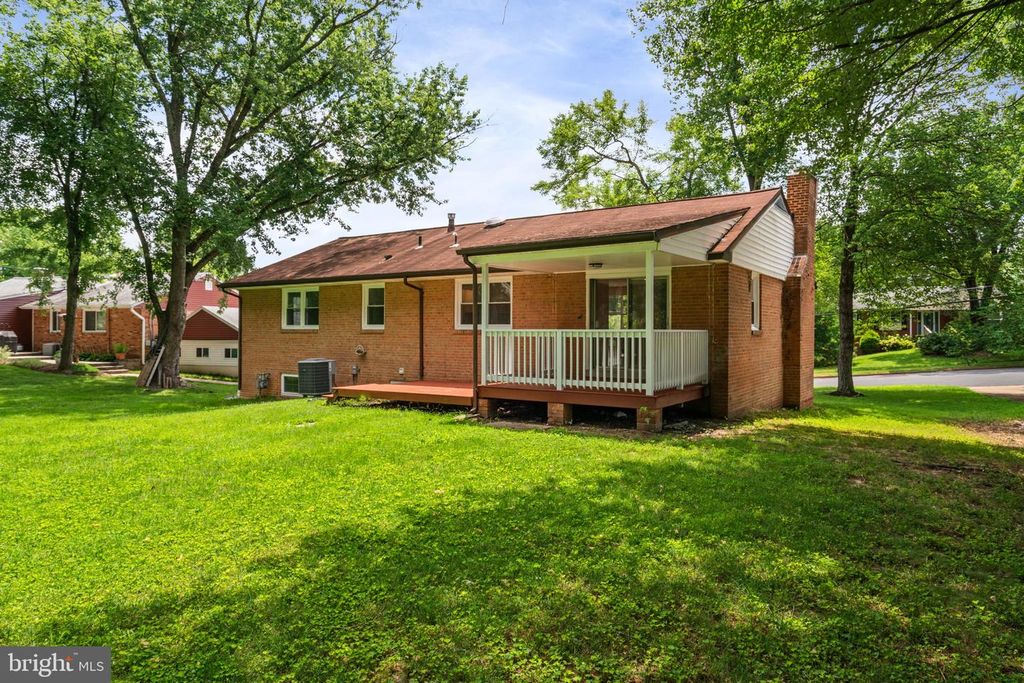 5308 PORTSMOUTH RD, Fairfax, VA 22032