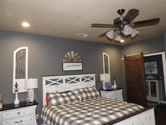 1468 County Road 4015, Savoy, TX 75479
