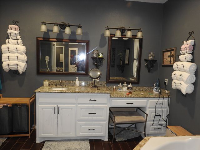 1468 County Road 4015, Savoy, TX 75479