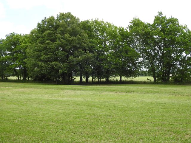 1468 County Road 4015, Savoy, TX 75479