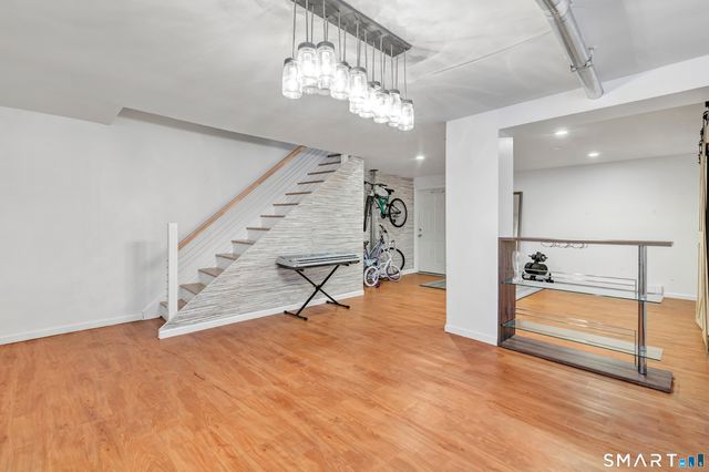 32 Weed Hill Avenue C, Stamford, CT 06907