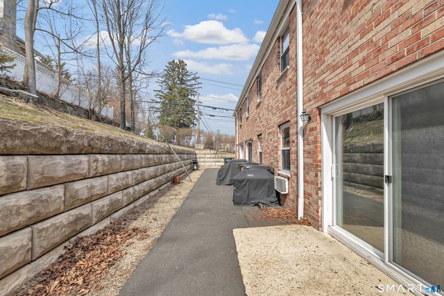 32 Weed Hill Avenue C, Stamford, CT 06907