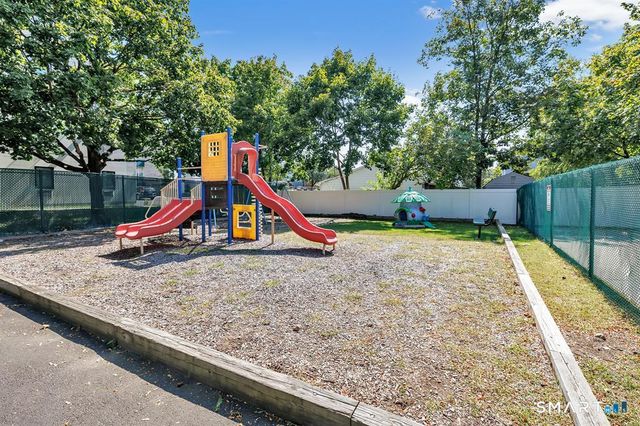 32 Weed Hill Avenue C, Stamford, CT 06907