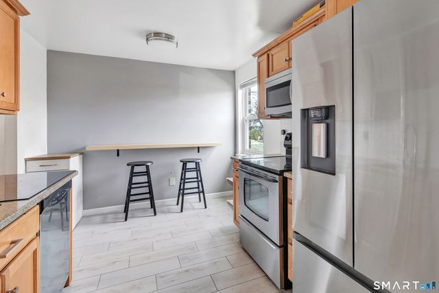 32 Weed Hill Avenue C, Stamford, CT 06907