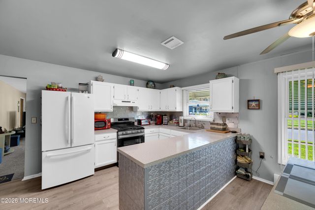 1 Selkirk Avenue, Toms River, NJ 08757