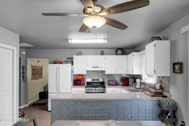 1 Selkirk Avenue, Toms River, NJ 08757