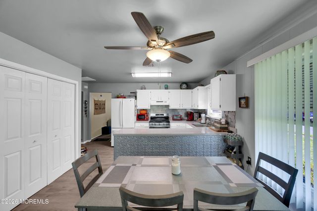 1 Selkirk Avenue, Toms River, NJ 08757