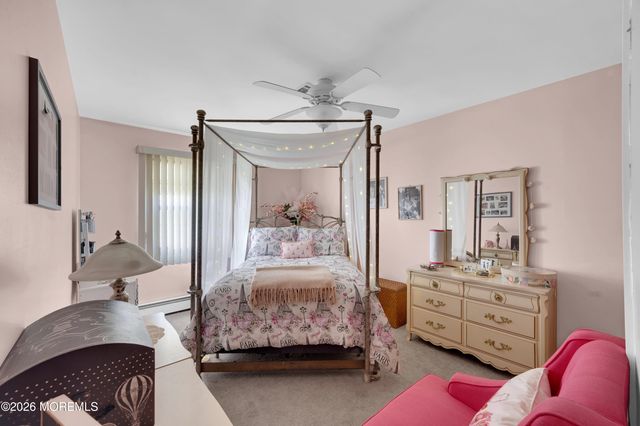 1 Selkirk Avenue, Toms River, NJ 08757