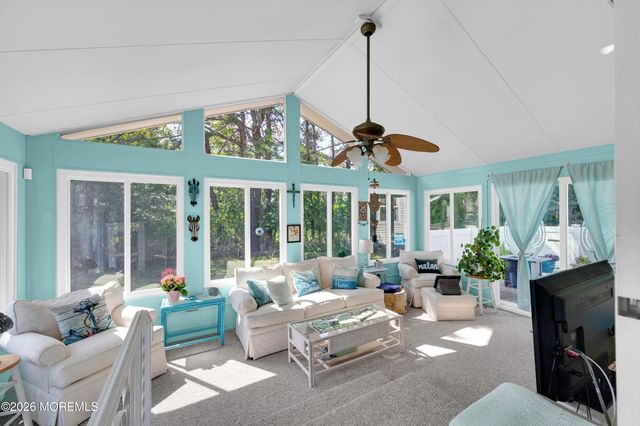 1 Selkirk Avenue, Toms River, NJ 08757