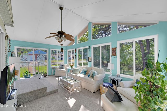 1 Selkirk Avenue, Toms River, NJ 08757