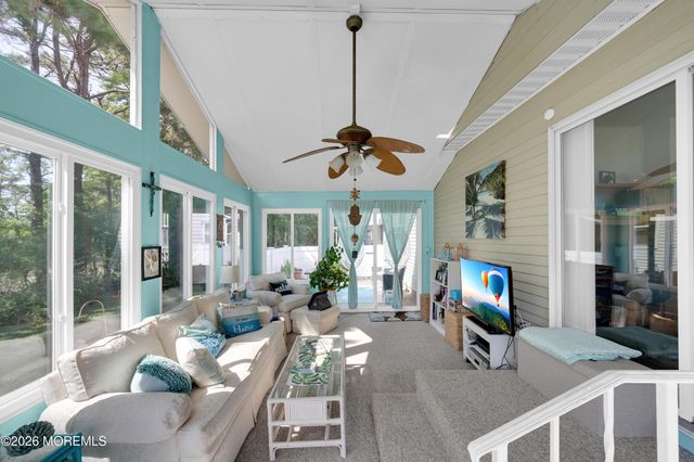 1 Selkirk Avenue, Toms River, NJ 08757
