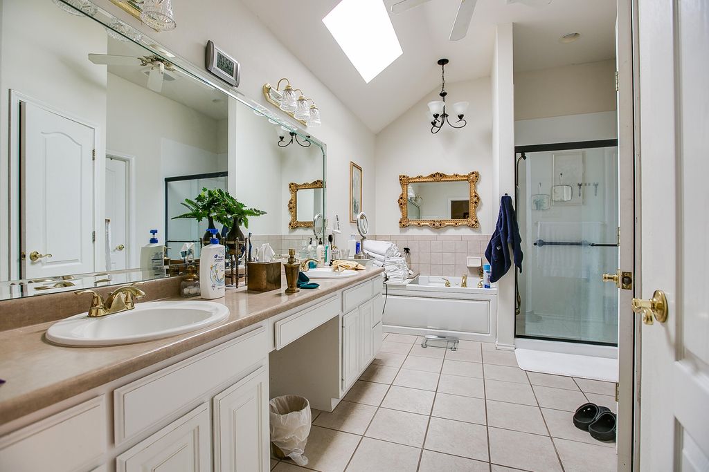 Image 20 of property listing at 3010 Clearview Drive, San Angelo, TX 76904
