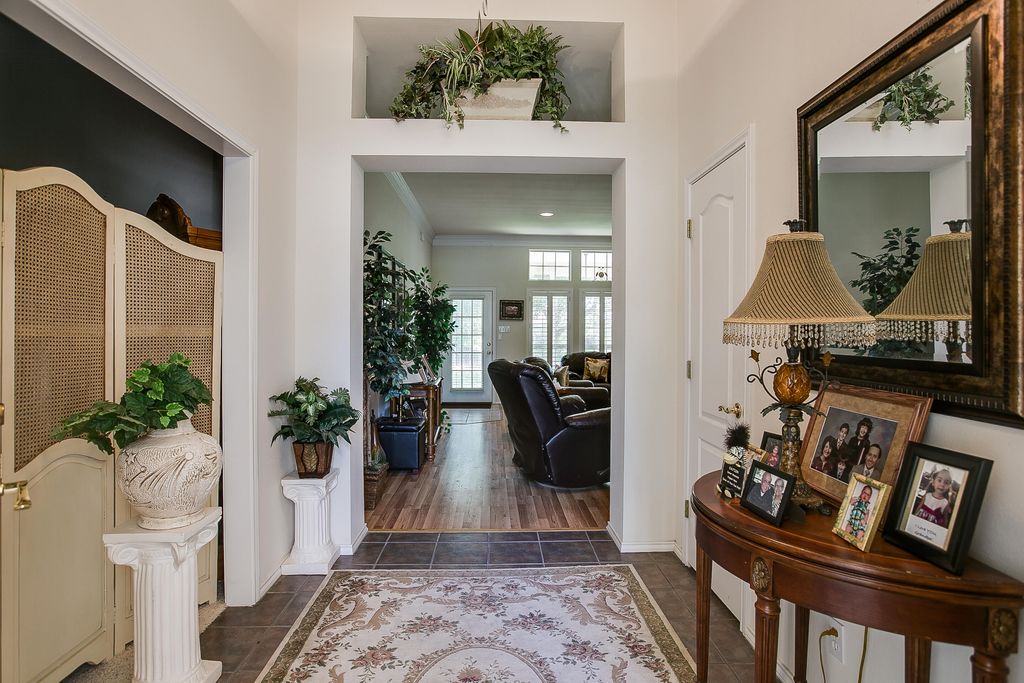 Image 7 of property listing at 3010 Clearview Drive, San Angelo, TX 76904