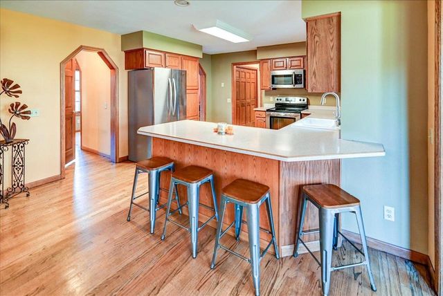 1191 McMahon Drive, Sun Prairie, WI 53590