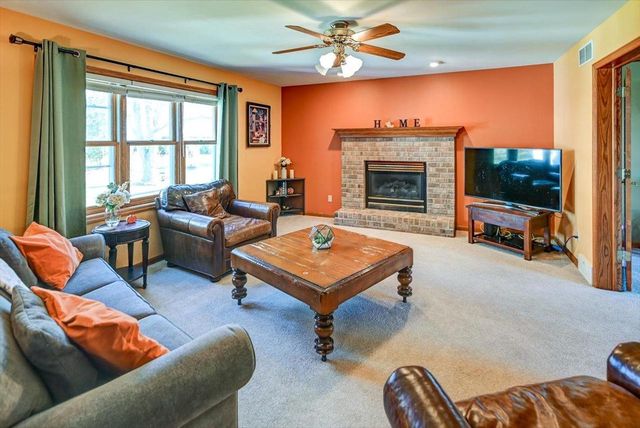 1191 McMahon Drive, Sun Prairie, WI 53590