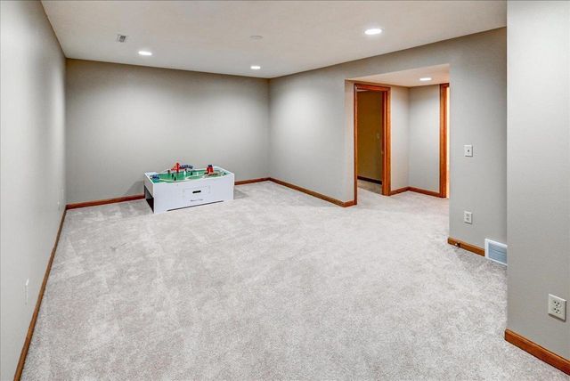 1191 McMahon Drive, Sun Prairie, WI 53590