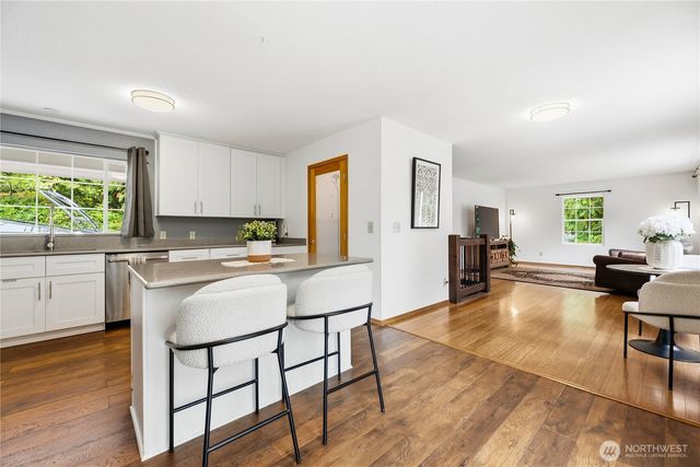17209 45th St E, Lake Tapps, WA 98391