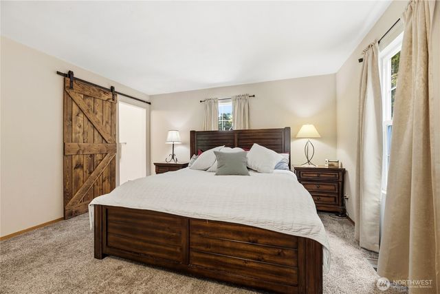 17209 45th St E, Lake Tapps, WA 98391
