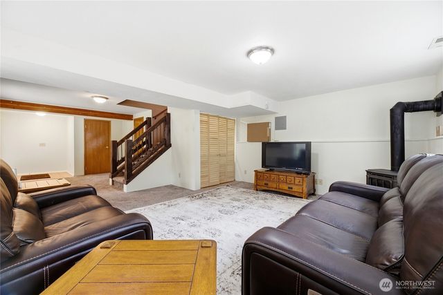 17209 45th St E, Lake Tapps, WA 98391