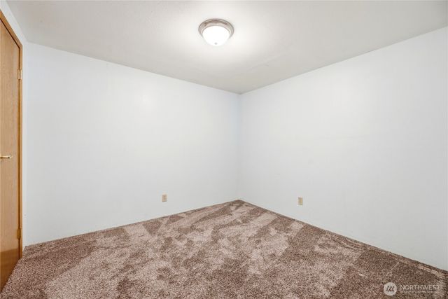 17209 45th St E, Lake Tapps, WA 98391