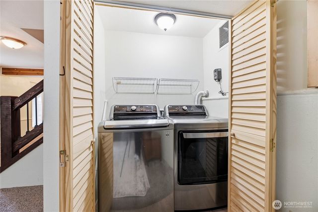 17209 45th St E, Lake Tapps, WA 98391