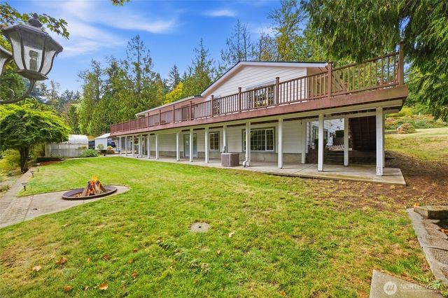 17209 45th St E, Lake Tapps, WA 98391