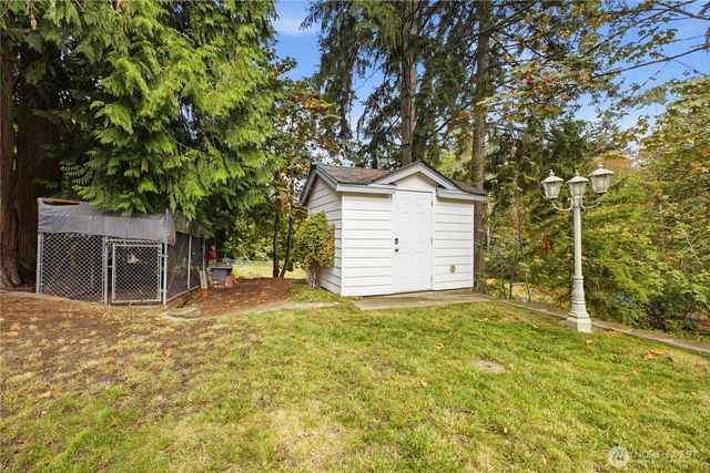 17209 45th St E, Lake Tapps, WA 98391